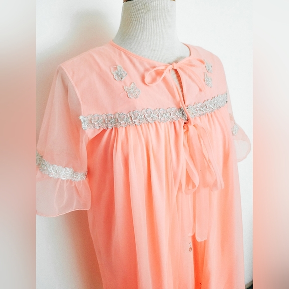 Vintage Canadian Maid Night gown + Duster - Picture 3 of 8